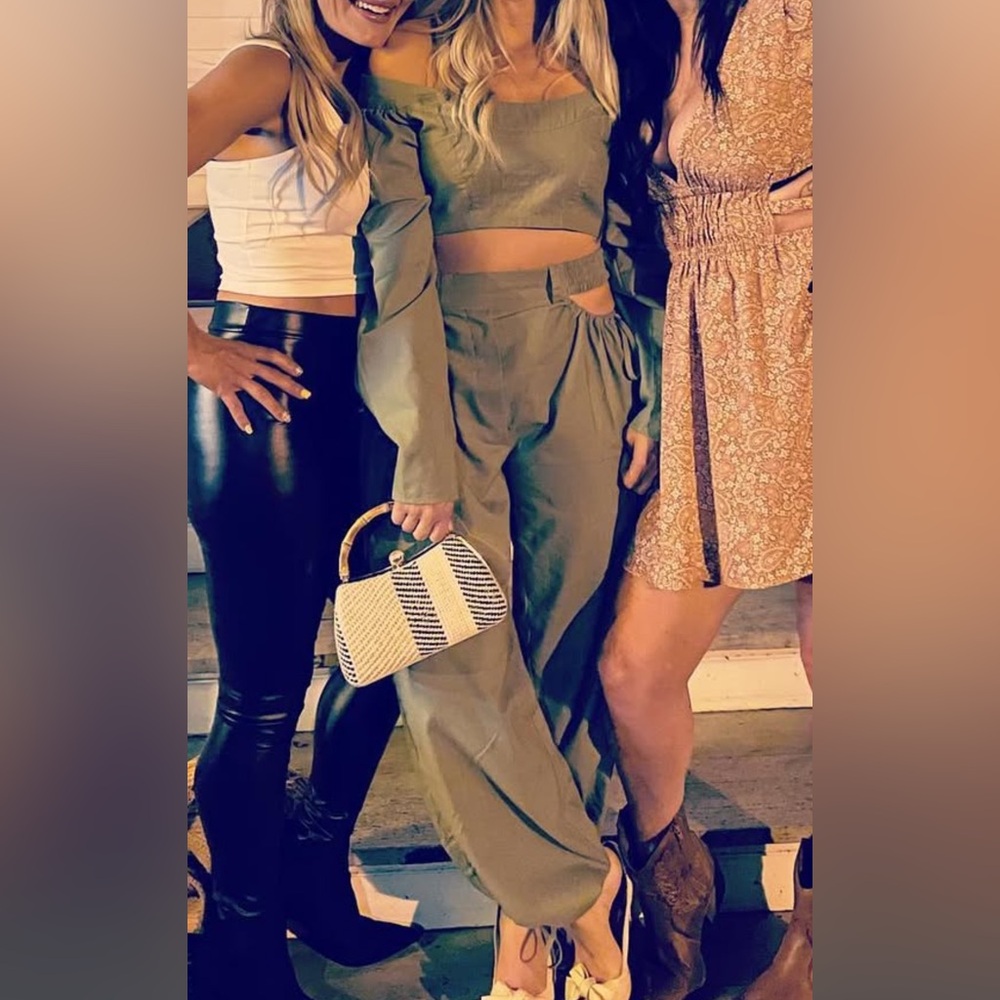 SHEIN army green carrot pants and crop top set.